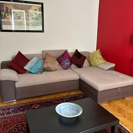 Judy And Sandor Apartmen Daire *