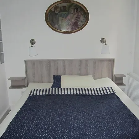 Judy And Sandor Apartment